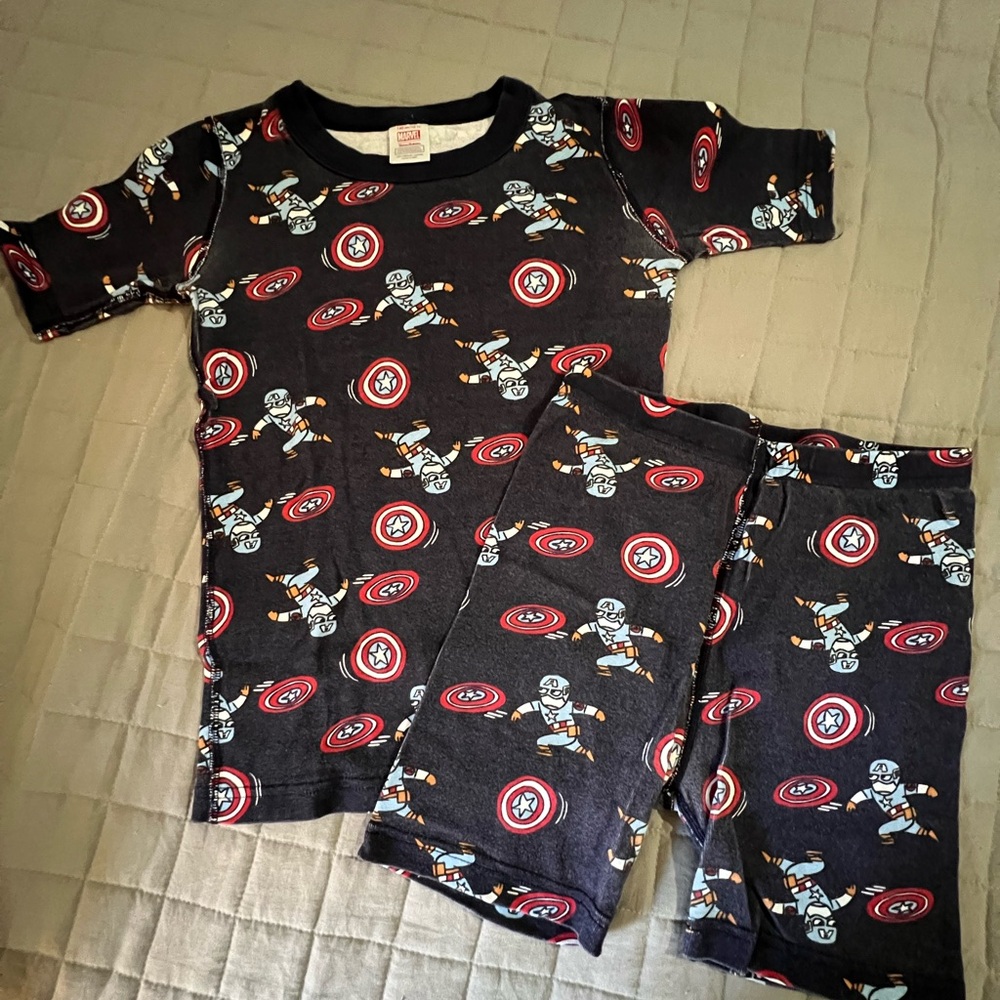 ⭐️3/$30⭐️ GUC Hanna Andersson Marvel pjs set size 10